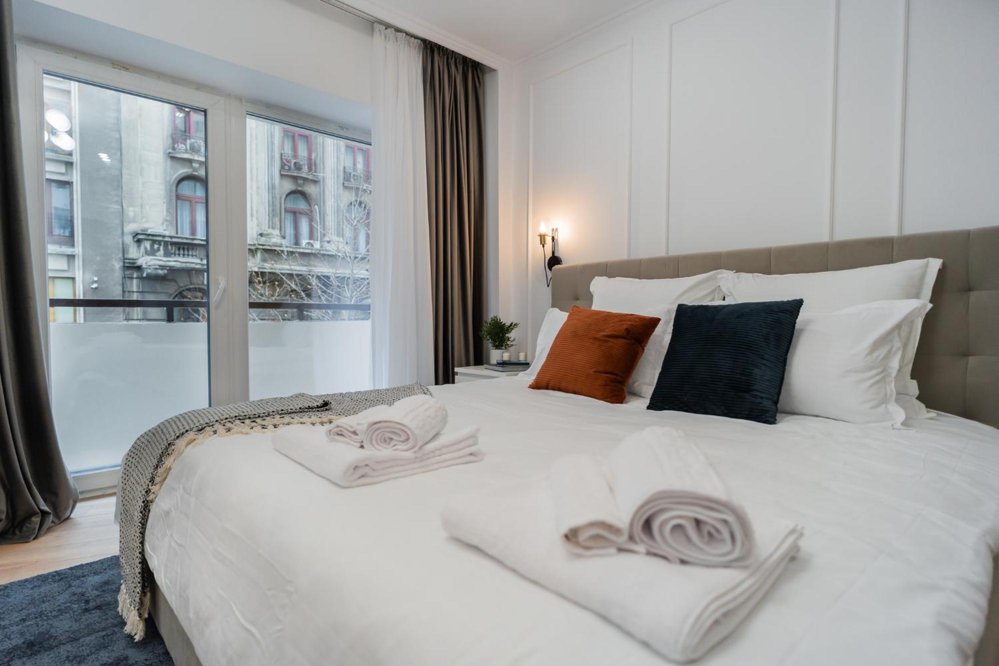 Urban Pearl - Old Town - Unique 4Br/3Ba Apartment Бухарест Екстер'єр фото